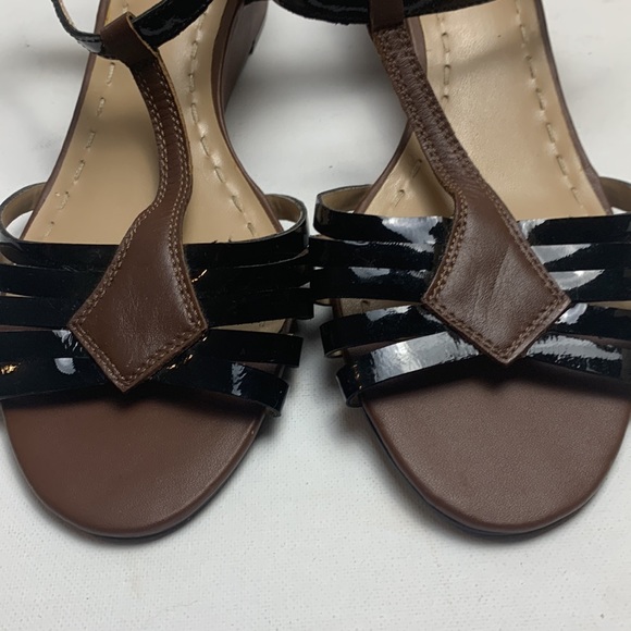 NWT TAHARI “Harlow” Strappy Wedge (9) - Picture 4 of 5